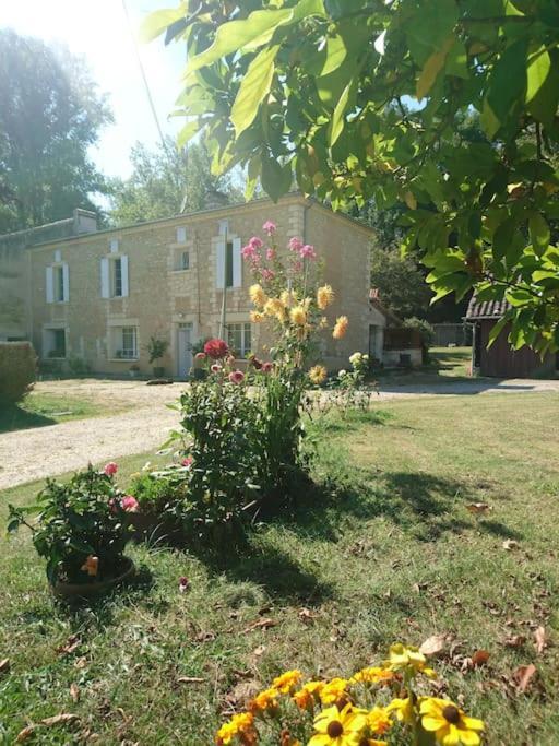 Location Meublee Au Milieu D'Un Ecrin De Verdure Aux Vieux Fours Noaillac 외부 사진